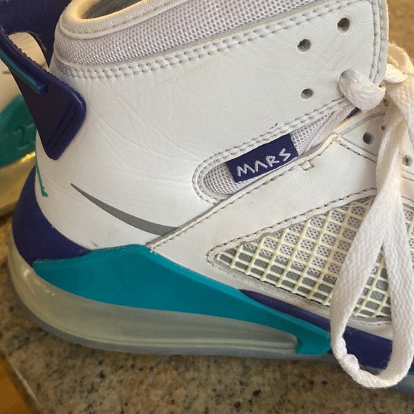 EUC/AIR JORDAN MARS sneakers / Mens 8 - Picture 6 of 9